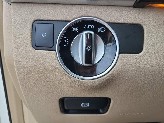 Photo of 2015 White Mercedes-Benz GL-Class