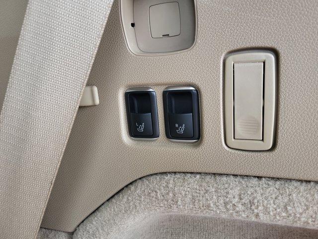 Photo of 2015 White Mercedes-Benz GL-Class