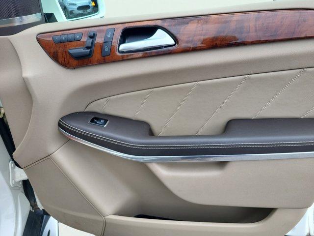 Photo of 2015 White Mercedes-Benz GL-Class