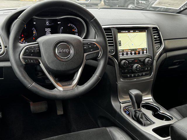 Photo of 2018 Bright White Clearcoat Jeep Grand Cherokee