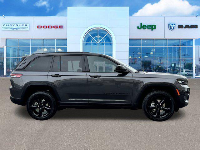 Photo of 2025 Baltic Gray Metallic Clearcoat Jeep Grand Cherokee