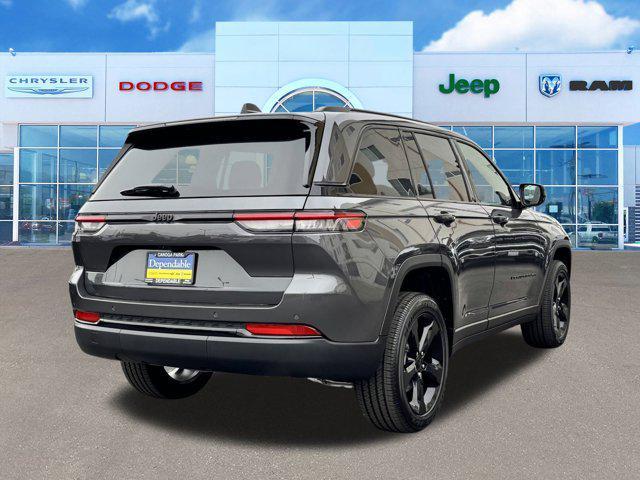 Photo of 2025 Baltic Gray Metallic Clearcoat Jeep Grand Cherokee