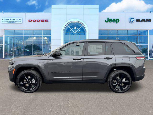 Photo of 2025 Baltic Gray Metallic Clearcoat Jeep Grand Cherokee