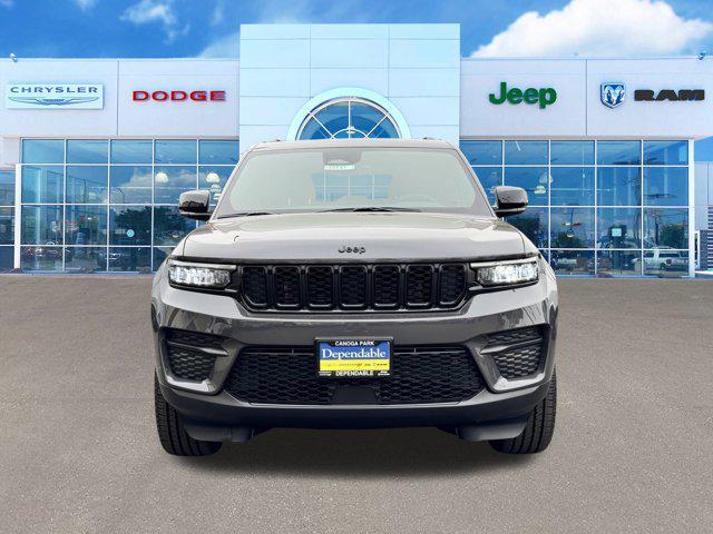 Photo of 2025 Baltic Gray Metallic Clearcoat Jeep Grand Cherokee