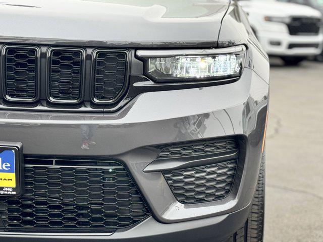 Photo of 2025 Baltic Gray Metallic Clearcoat Jeep Grand Cherokee