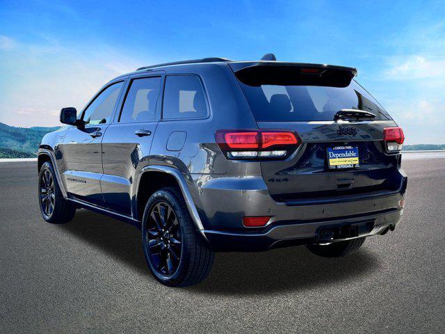 Photo of 2018 Granite Crystal Metallic Clearcoat Jeep Grand Cherokee