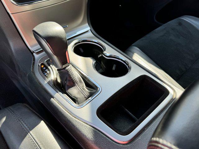 Photo of 2018 Granite Crystal Metallic Clearcoat Jeep Grand Cherokee
