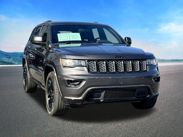 Photo of 2018 Granite Crystal Metallic Clearcoat Jeep Grand Cherokee