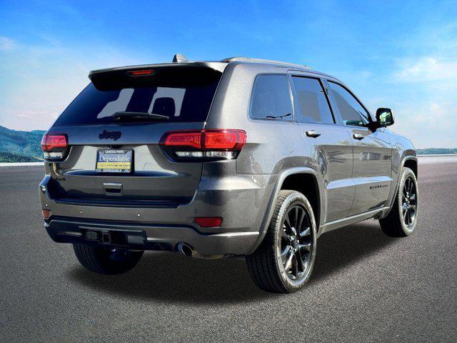 Photo of 2018 Granite Crystal Metallic Clearcoat Jeep Grand Cherokee