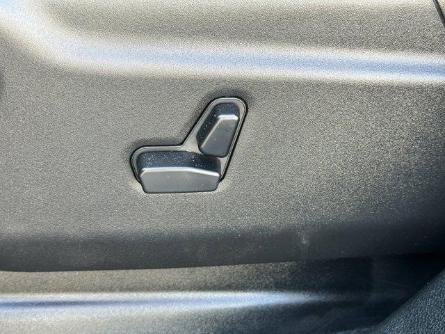 Photo of 2018 Granite Crystal Metallic Clearcoat Jeep Grand Cherokee