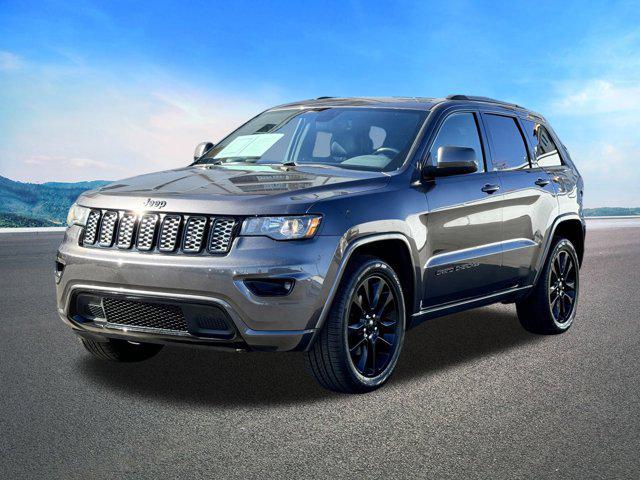 Photo of 2018 Granite Crystal Metallic Clearcoat Jeep Grand Cherokee