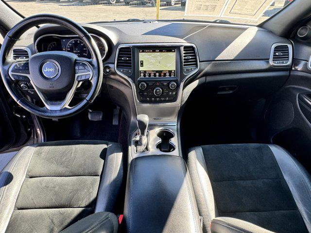 Photo of 2018 Granite Crystal Metallic Clearcoat Jeep Grand Cherokee