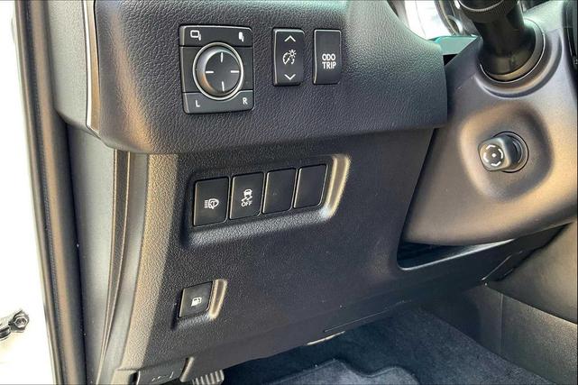 Photo of 2015 Starfire Pearl Lexus GX 460