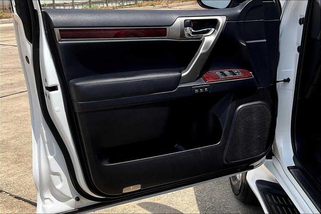 Photo of 2015 Starfire Pearl Lexus GX 460
