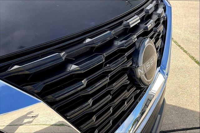 Photo of 2023 Super Black Nissan Rogue