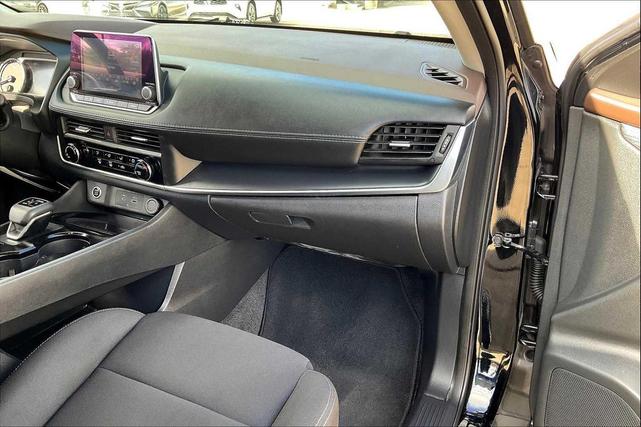 Photo of 2023 Super Black Nissan Rogue
