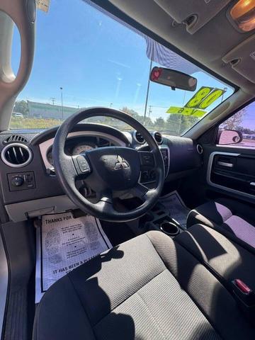 Photo of 2008 Sierra Silver Metallic Mitsubishi Raider