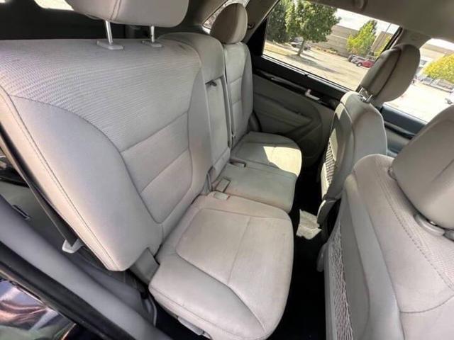 Photo of 2015 Ebony Black Kia Sorento
