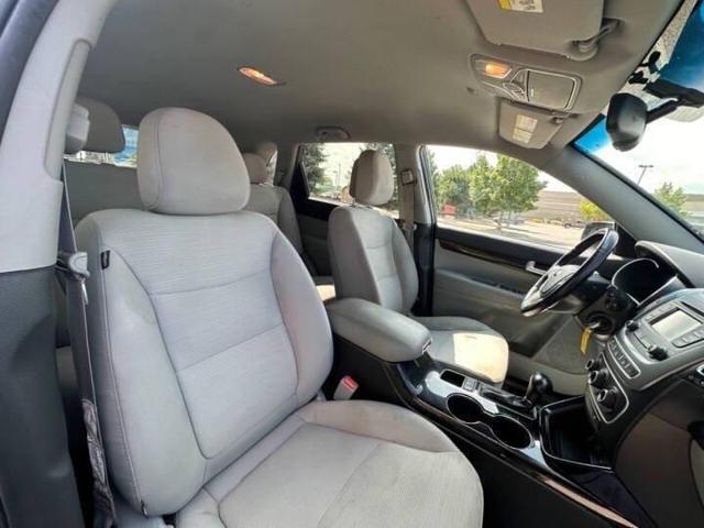 Photo of 2015 Ebony Black Kia Sorento