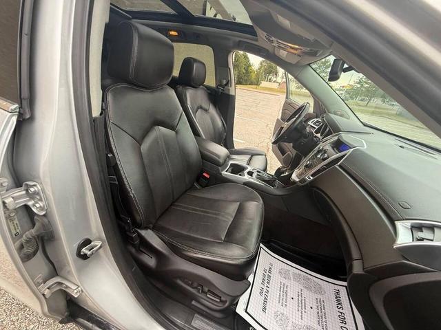 Photo of 2012 Platinum Ice Tricoat Cadillac SRX