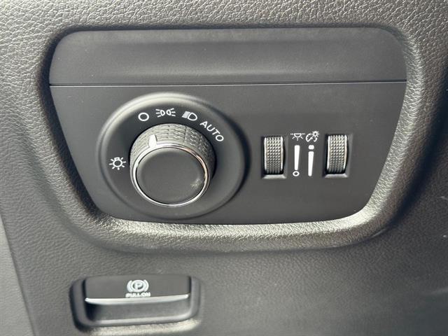 Photo of 2021 Metallic Jeep Grand Cherokee L