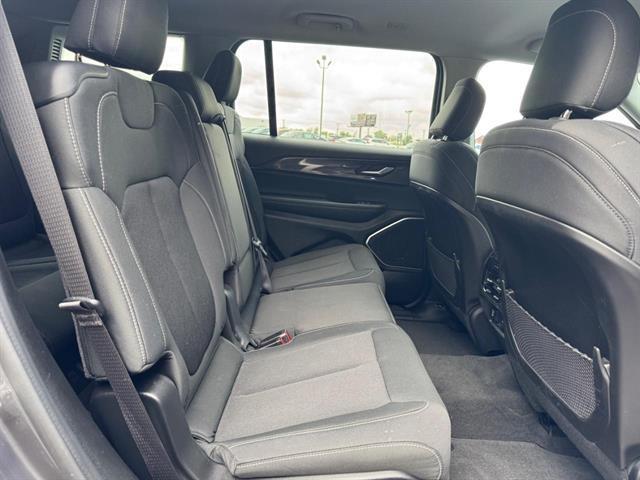 Photo of 2021 Metallic Jeep Grand Cherokee L