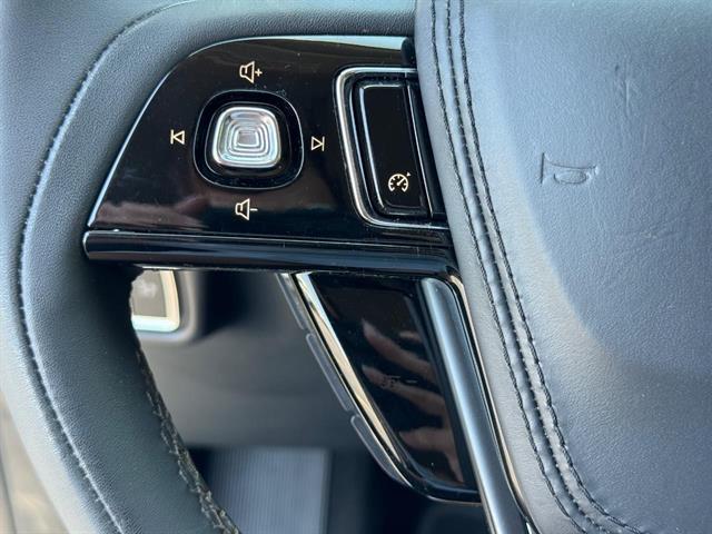 Photo of 2022 Silver Radiance Lincoln Aviator