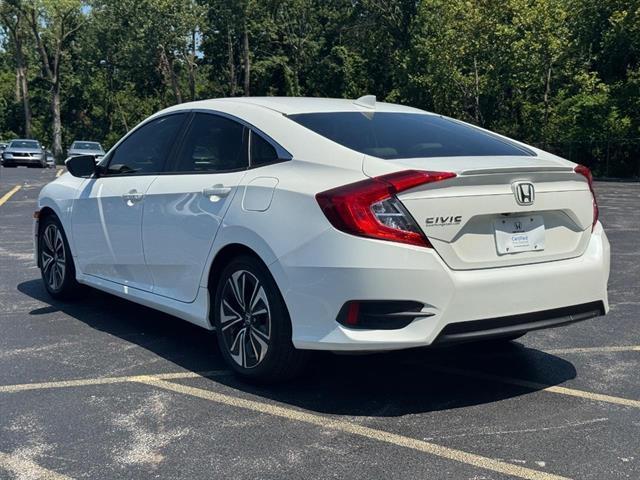Photo of 2018 White Orchid Pearl Honda Civic