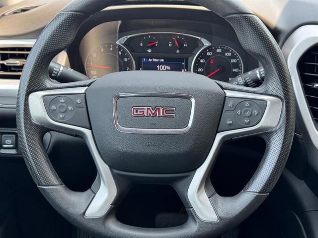 Photo of 2022 Cayenne Red Tintcoat GMC Acadia
