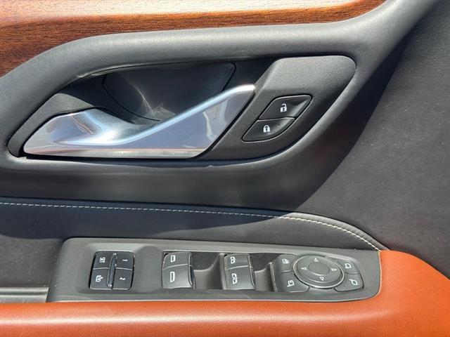 Photo of 2023 White Frost Tri-Coat GMC Yukon