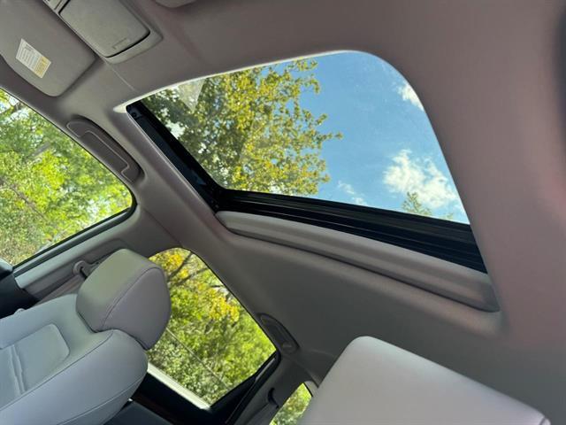Photo of 2022 Lunar Silver Metallic Honda CR-V Hybrid