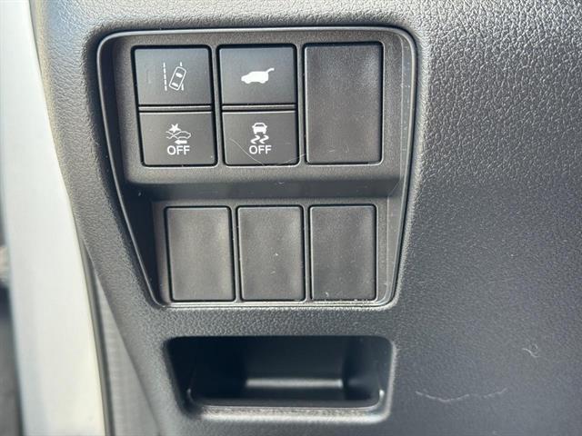 Photo of 2022 Lunar Silver Metallic Honda CR-V Hybrid