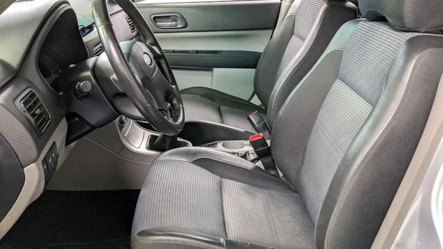 Photo of 2004 Platinum Silver Metallic Subaru Forester