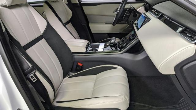 Photo of 2021 Fuji White Land Rover Range Rover Velar