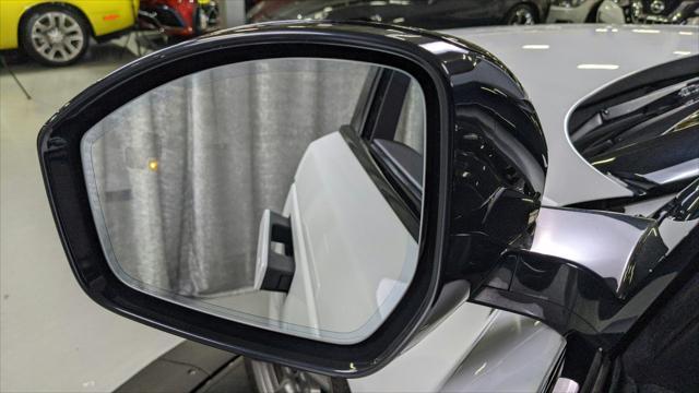 Photo of 2021 Fuji White Land Rover Range Rover Velar