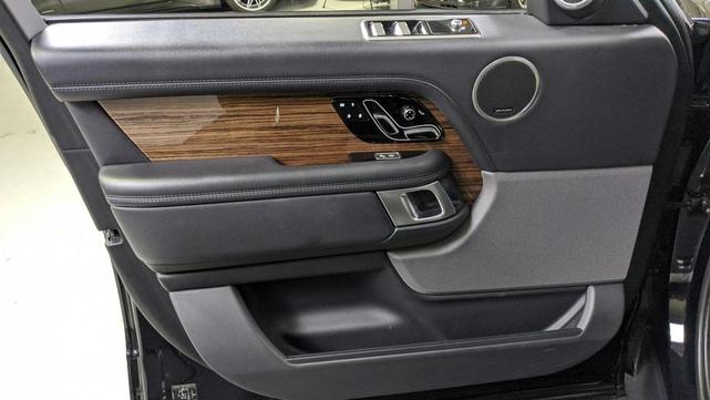 Photo of 2018 Black Land Rover Range Rover