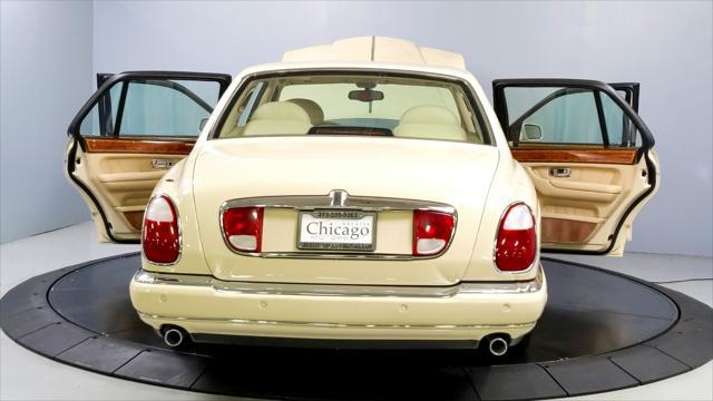 Photo of 2000 White Rolls-Royce Silver Seraph