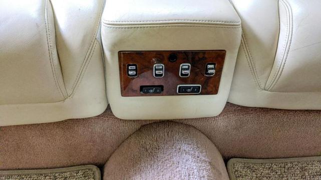 Photo of 2000 White Rolls-Royce Silver Seraph