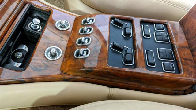 Photo of 2000 White Rolls-Royce Silver Seraph