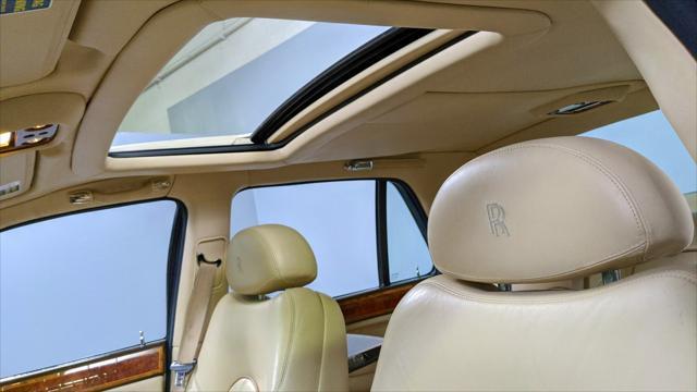Photo of 2000 White Rolls-Royce Silver Seraph