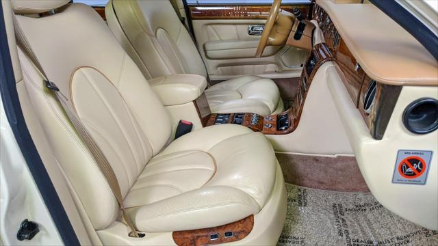 Photo of 2000 White Rolls-Royce Silver Seraph