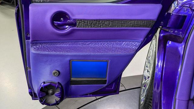 Photo of 2006 Purple Crazy Plum Dodge Charger
