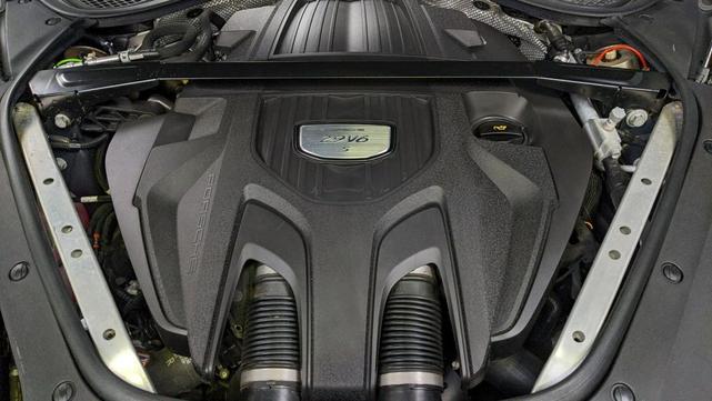 Photo of 2017 Agate Grey Metallic Porsche Panamera