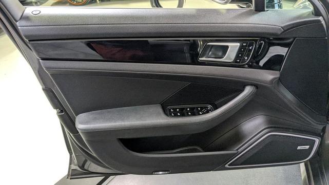 Photo of 2017 Agate Grey Metallic Porsche Panamera