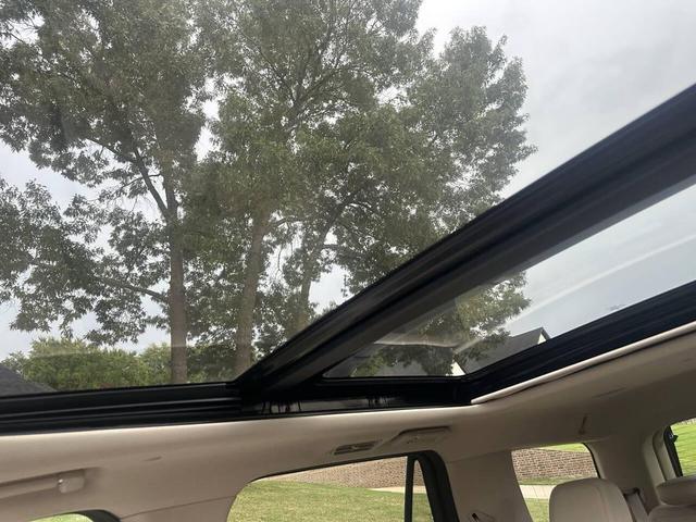 Photo of 2020 White Lincoln Navigator