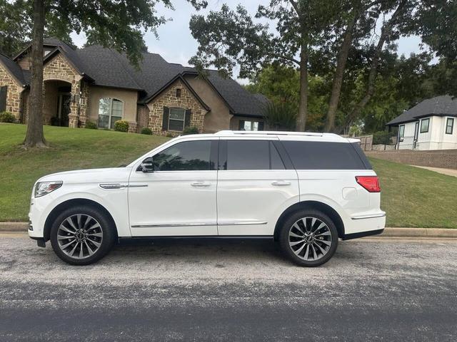 Photo of 2020 White Lincoln Navigator