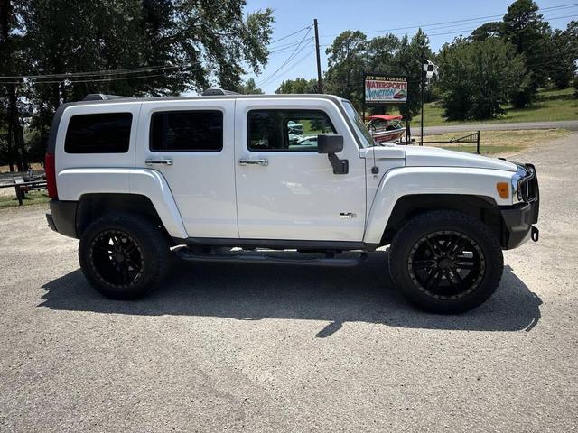 Photo of 2009 Birch White Hummer H3