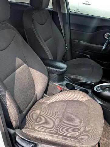 Photo of 2017 White Kia Soul