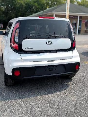 Photo of 2017 White Kia Soul
