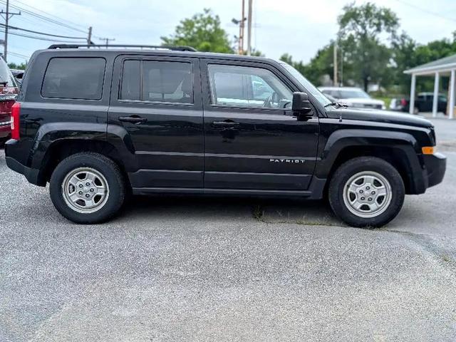 Photo of 2014 Black Jeep Patriot
